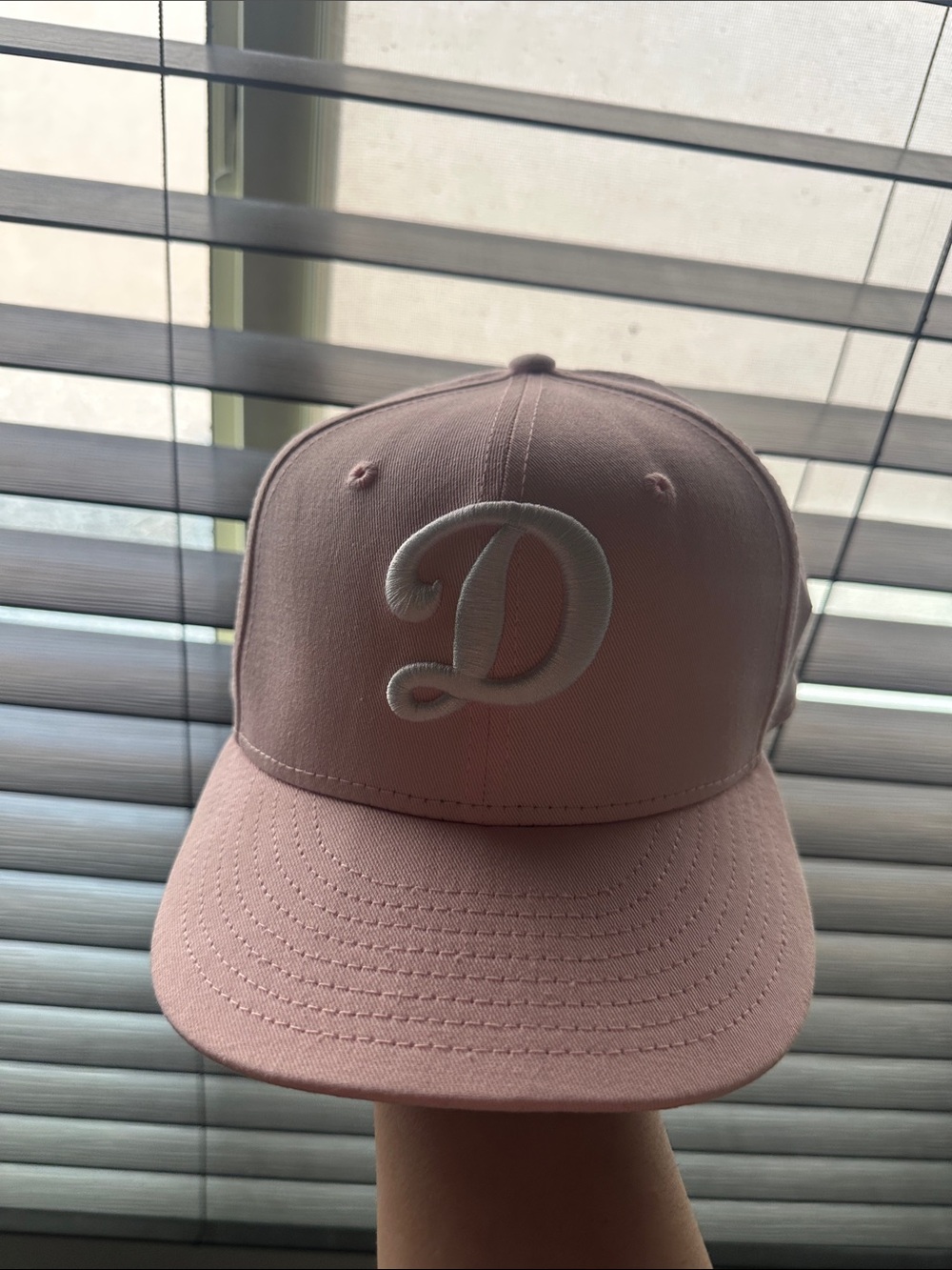 Los Angeles Dodgers Pink fitted cap. Like new.